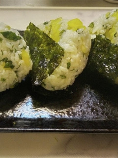 沢庵&大葉の韓国海苔で巻いたおにぎり-レシピのメイン写真
