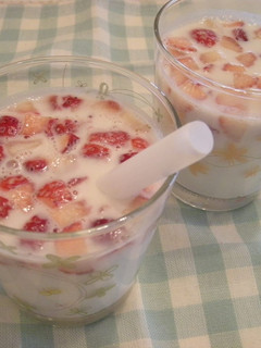 ココナッツいちごミルク(´♡ω♡`)-レシピのメイン写真