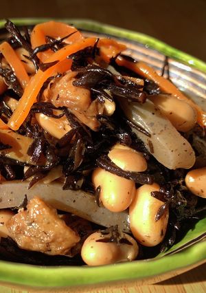 栄養満点！愛妻のために作ったひじきの煮物-レシピのメイン写真