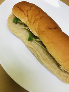 調理パン●福神漬け&カイワレのサンド-レシピのメイン写真