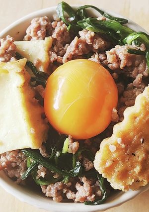 ニラ厚揚げ☆スタミナそぼろ丼☆たんぱく質-レシピのメイン写真