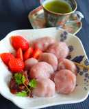 春のおやつ♪苺入りの豆腐白玉団子