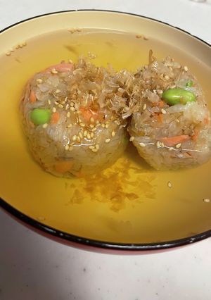 おにぎり鮭茶漬け♪ウマウマ-レシピのメイン写真