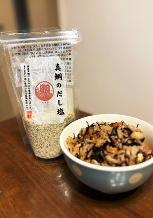 『真鯛のだし塩』でひじきの炊き込みご飯-レシピのメイン写真
