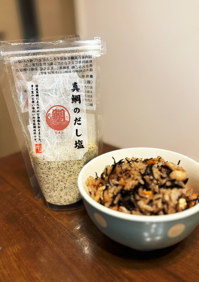 『真鯛のだし塩』でひじきの炊き込みご飯-レシピのメイン写真