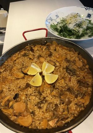 お焦げカリ！ホッキ貝とキノコのパエリア-レシピのメイン写真