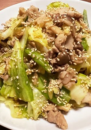 キャベツとしめじと長葱と豚バラの炒めもの-レシピのメイン写真
