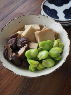 旬のそら豆で!高野豆腐とそら豆の煮物-レシピのメイン写真