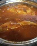 骨付き鶏モモ肉の煮込みスパイス入り