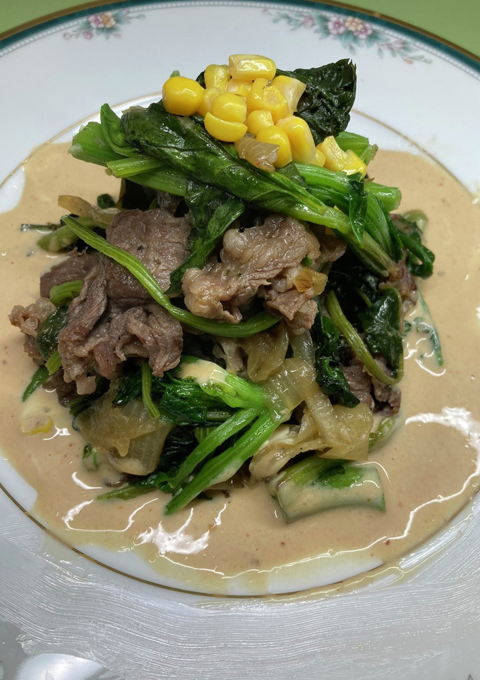 ほうれん草牛肉炒め　主役はヤムヤムソース-レシピのメイン写真