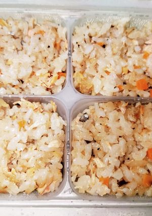 離乳食後期〜鮭の炊き込みご飯♡-レシピのメイン写真