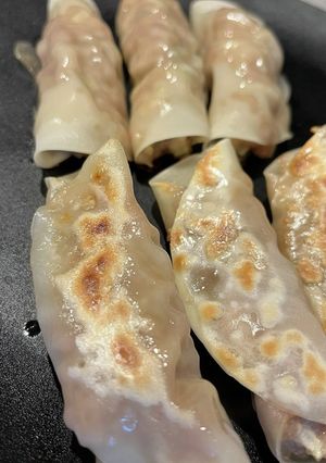 包まない！簡単　混ぜて巻いて焼くだけ餃子-レシピのメイン写真