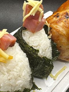 ベーコンとチーズの2種類のおにぎり!-レシピのメイン写真