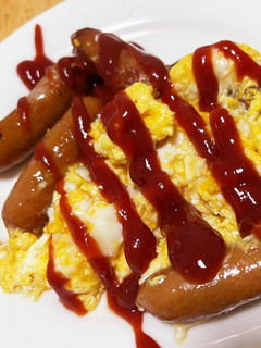 スクランブルエッグソーセージのケチャップ-レシピのメイン写真