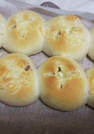 ピリ辛ウインナーのジャーマンポテトパン-レシピのメイン写真