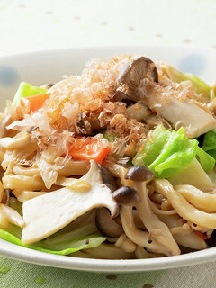 きのこがいっぱいの焼きうどん-レシピのメイン写真