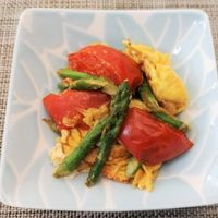 基本からアレンジまで！思わずつくりたくなる「トマト アスパラ 卵」の