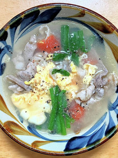 豚バラ肉とトマトとニラと卵のスープ-レシピのメイン写真