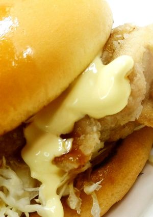 チキンタツタ風★鶏竜田揚げバーガー★動画-レシピのメイン写真