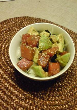 まぐろとアボカド♪簡単ポキ丼-レシピのメイン写真