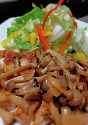 鶏むね肉とキノコのガーリック醤油炒め-レシピのメイン写真