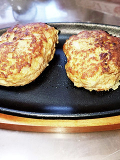 ステーキinハンバーグステーキ-レシピのメイン写真