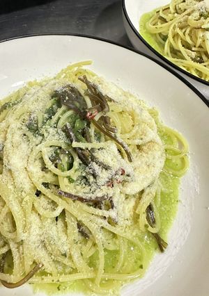 行者ニンニクのジェノベーゼ風パスタ-レシピのメイン写真