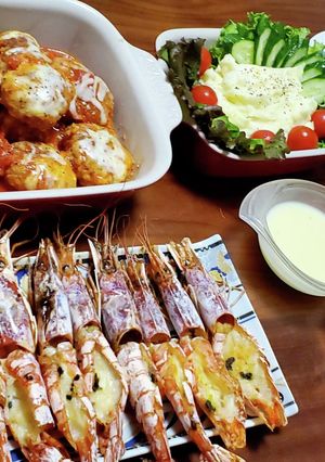 夜ご飯　おかず　エビ　ハンバーグ　サラダ-レシピのメイン写真