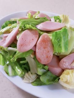 春キャベツと魚肉ソーセージのバター炒め-レシピのメイン写真