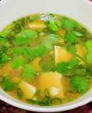 自家製20日大根の間引き菜と豆腐の味噌汁