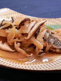 新たまねぎたっぷりカレイの煮つけ-レシピのメイン写真