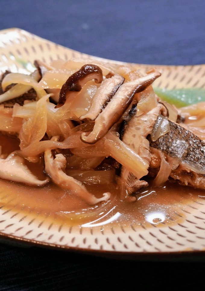 新たまねぎたっぷりカレイの煮つけ-レシピのメイン写真