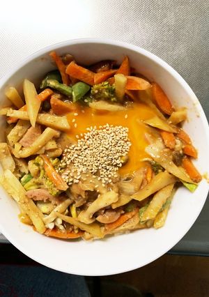 お一人様野菜たっぷりウインナーガパオ風丼-レシピのメイン写真