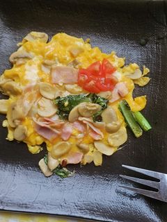 ベーコンマッシュルーム小松菜ふわオムレツ-レシピのメイン写真