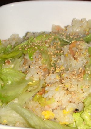 簡単おいしい☆鮭レタスチャーハン♪-レシピのメイン写真