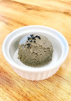 黒ゴマクリームで作る！簡単黒ごまアイス-レシピのメイン写真