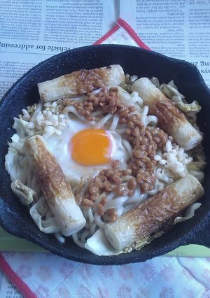 納豆月見の焼きうどんV8〜仙崎ちくわ-レシピのメイン写真