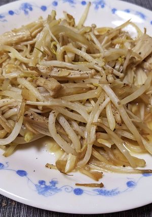 もやしとえのきのガリバタ醬油炒め-レシピのメイン写真