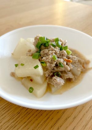 黒豚ハンバーグで☆大根のそぼろ煮-レシピのメイン写真