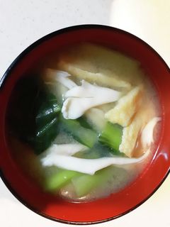 白舞茸と小松菜、油揚のお味噌汁-レシピのメイン写真