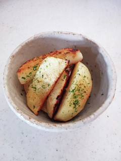 塩麹とにんにくソースの焼きポテト-レシピのメイン写真