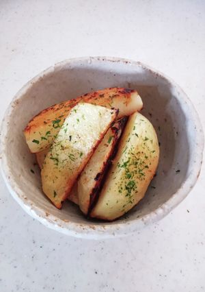 塩麹とにんにくソースの焼きポテト-レシピのメイン写真