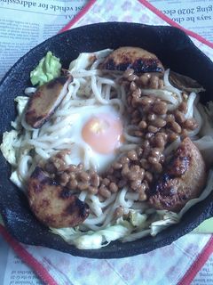 納豆月見の焼きうどんV9〜別寅の平天-レシピのメイン写真