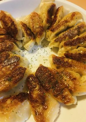 レトルト●白ワイン＆レモン果汁で焼く餃子-レシピのメイン写真