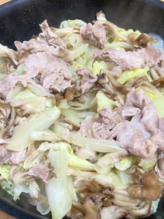 豚肉キャベツと舞茸の蒸し焼き-レシピのメイン写真