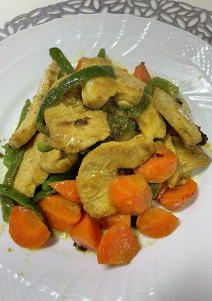 【簡単夕食】柔らか鶏胸肉と人参のカレー炒め-レシピのメイン写真