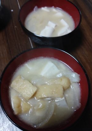 玉ねぎ豆腐油揚げの味噌汁-レシピのメイン写真