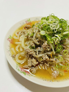 もやしと豚挽肉の坦々うどん-レシピのメイン写真