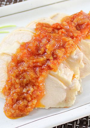 やみつき旨辛＊蒸し鶏のトマトラー油かけ-レシピのメイン写真