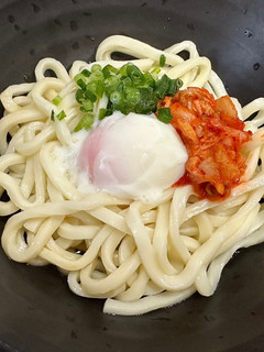 温玉ぶっかけうどん〜キムチをトッピング♡-レシピのメイン写真